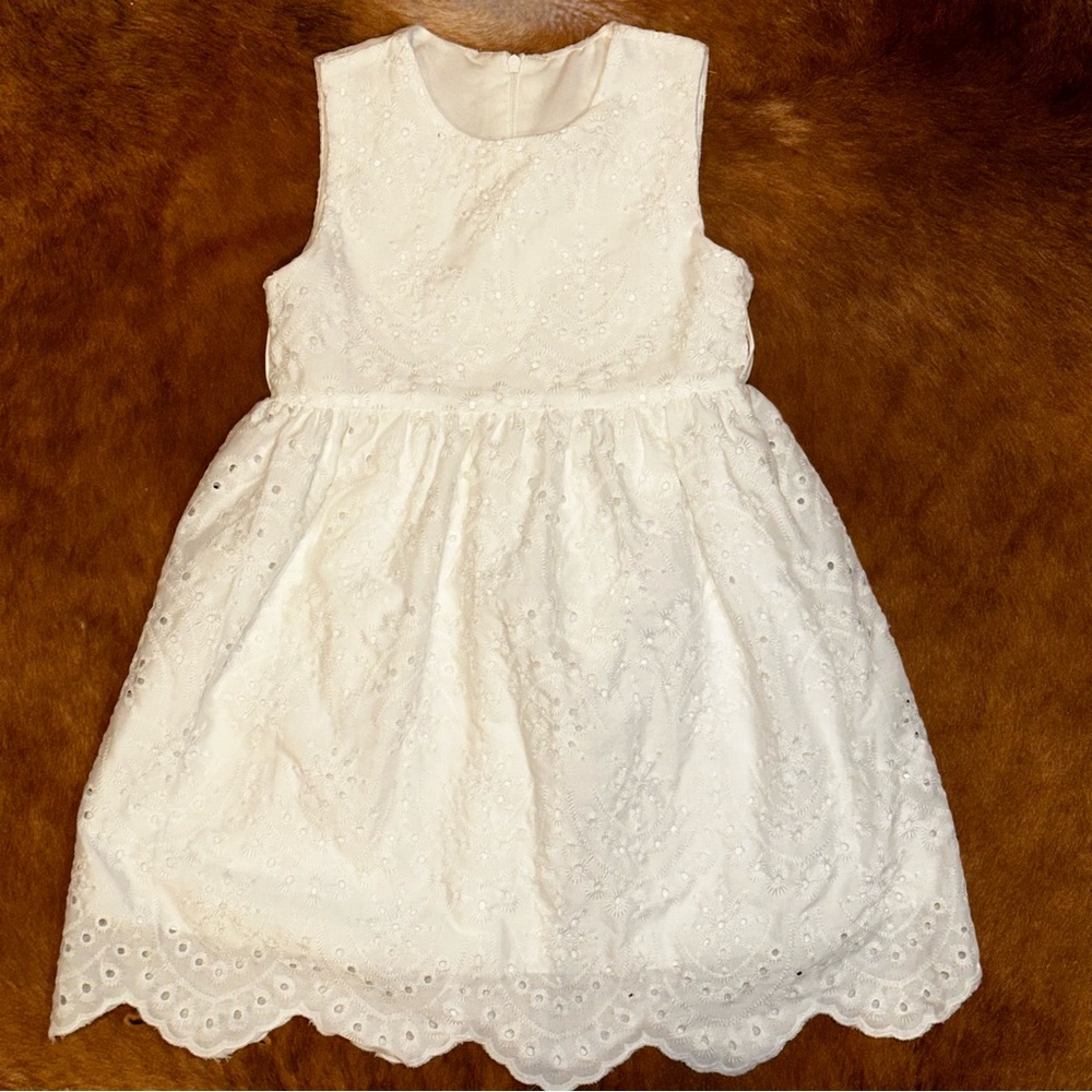 Kids lace dress - Size 5